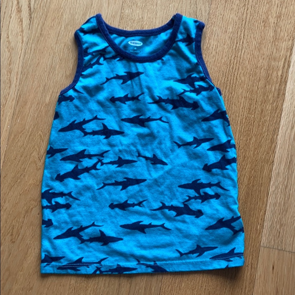 Old navy sleeves boys top. Size 4T